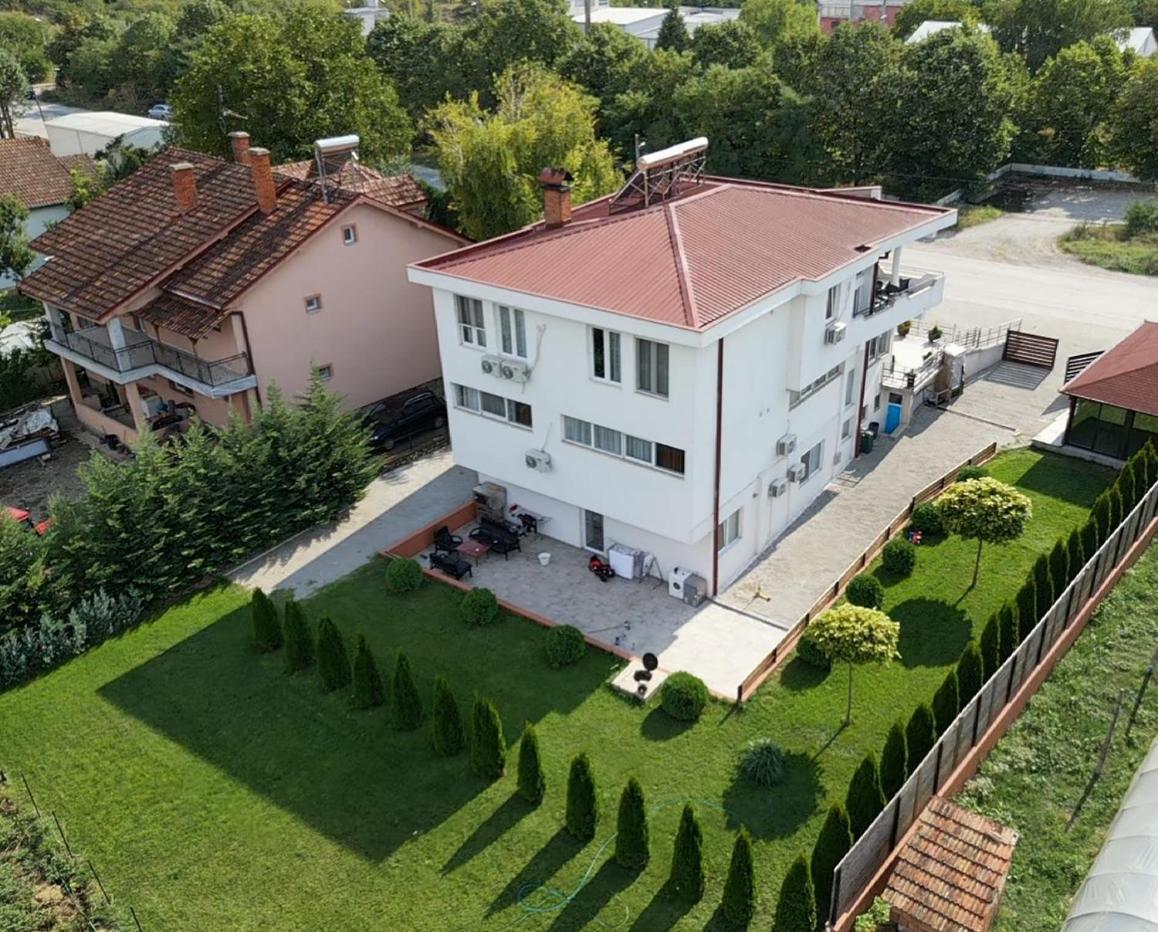 Villa Family Kumanovo Eksteriør bilde